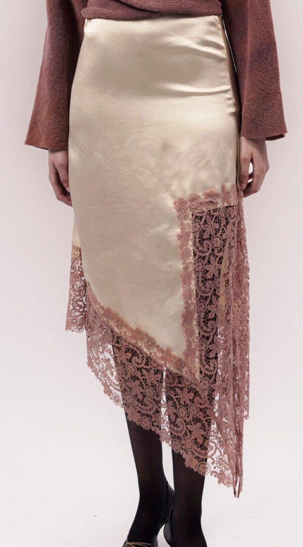 ASYMETRICAL LACE SATIN SKIRT CREAM - front_closeUp